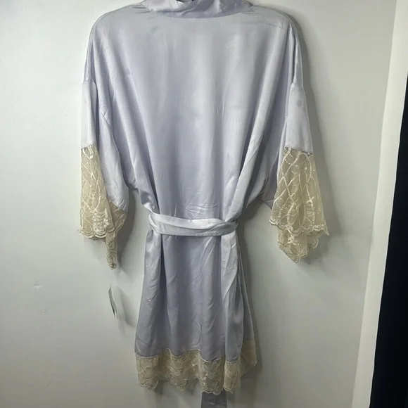 New Silk Robe - Picture 2 of 5